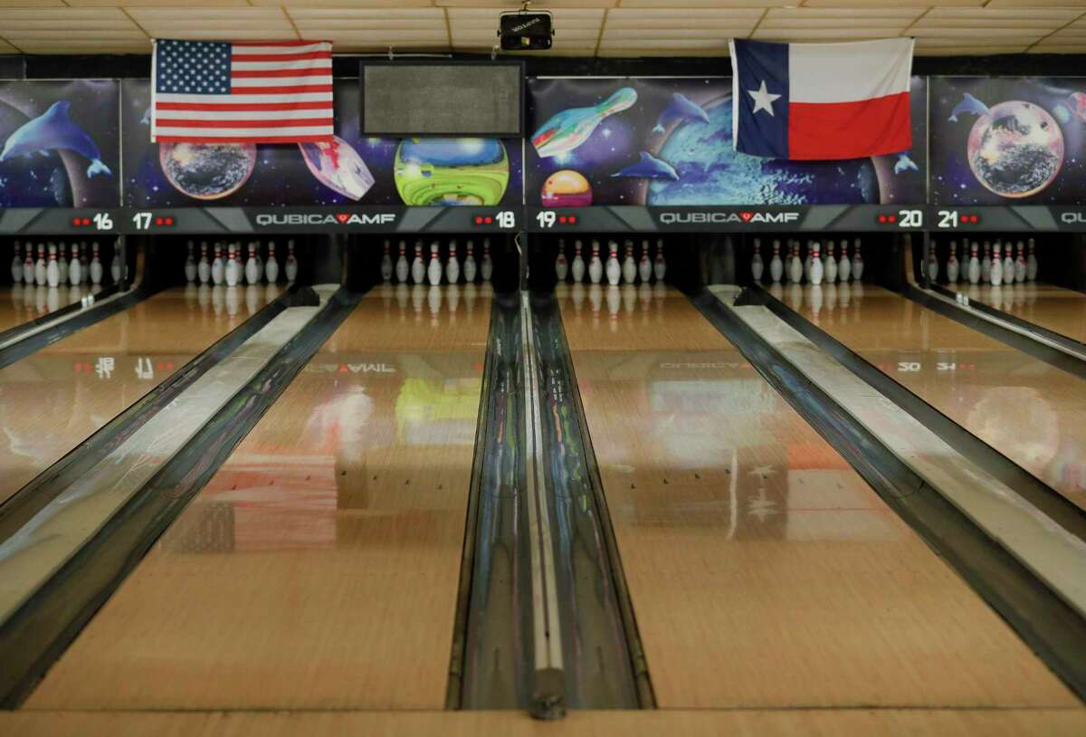 Conroe bowling alley preps for reopening after coronavirus closure