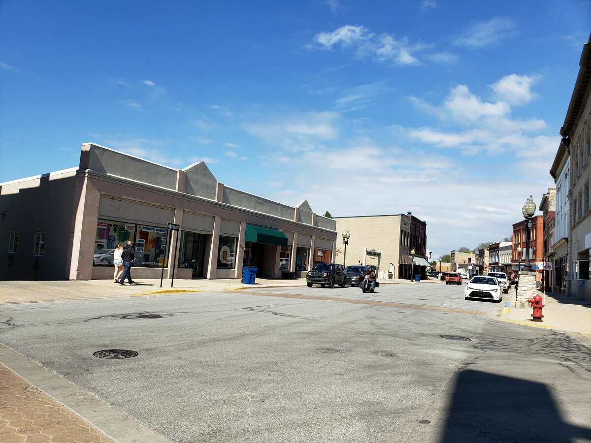 Downtown Manistee retail and restaurants reopen to patrons Friday (PHOTOS)