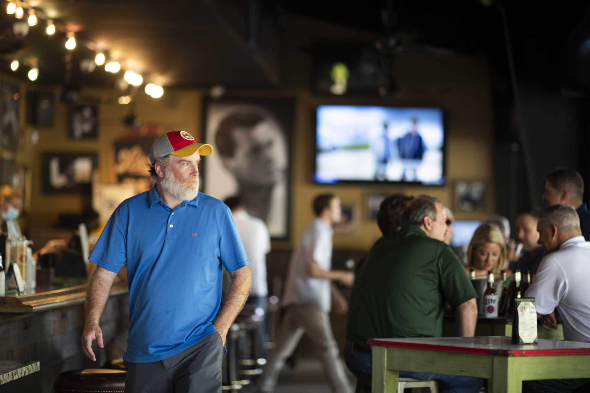 New Kirby Ice House in The Woodlands boasts the longest bar in Texas