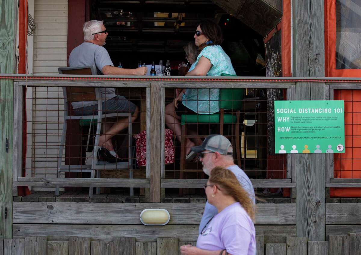 City of Galveston orders businesses to require customers wear masks