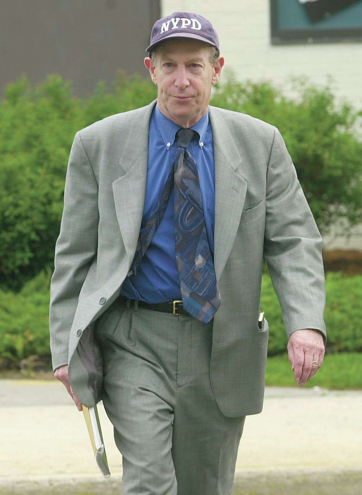 Len Levitt on his way to the Norwalk courthouse for the Skakel Trial in 2002. Levitt died at age 79 in his Stamford, Conn., home in May 18, 2020.