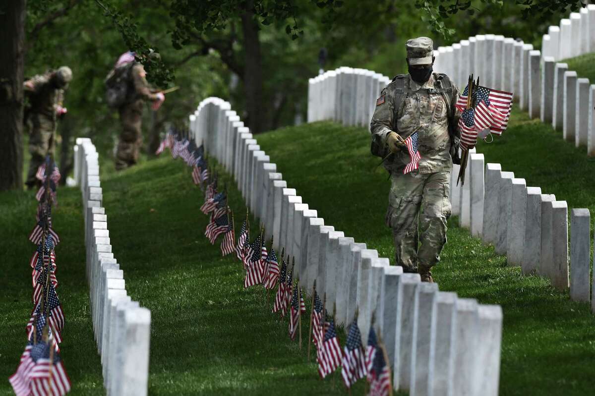 A pandemic can't stop remembrance at Saratoga National Cemetery