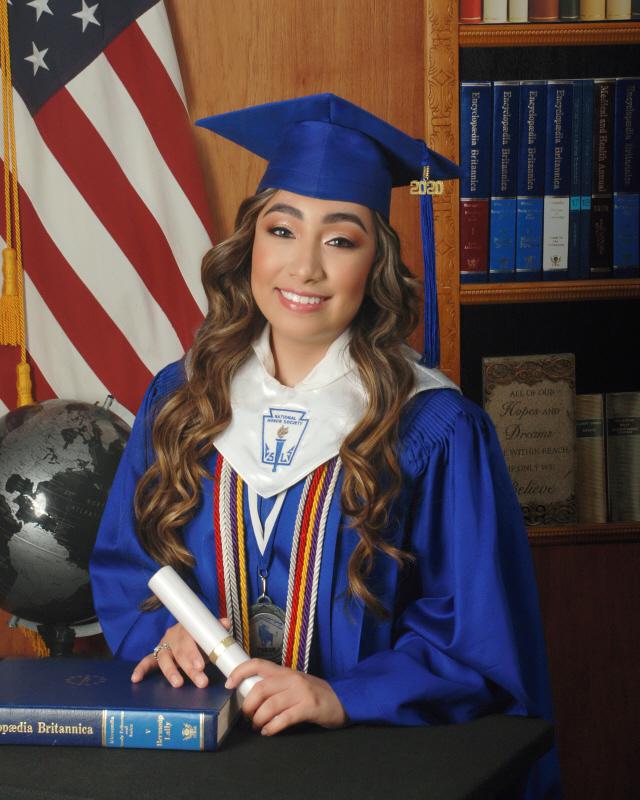 2020 Cigarroa High School Salutatorian: Leslie Arlene Muniz