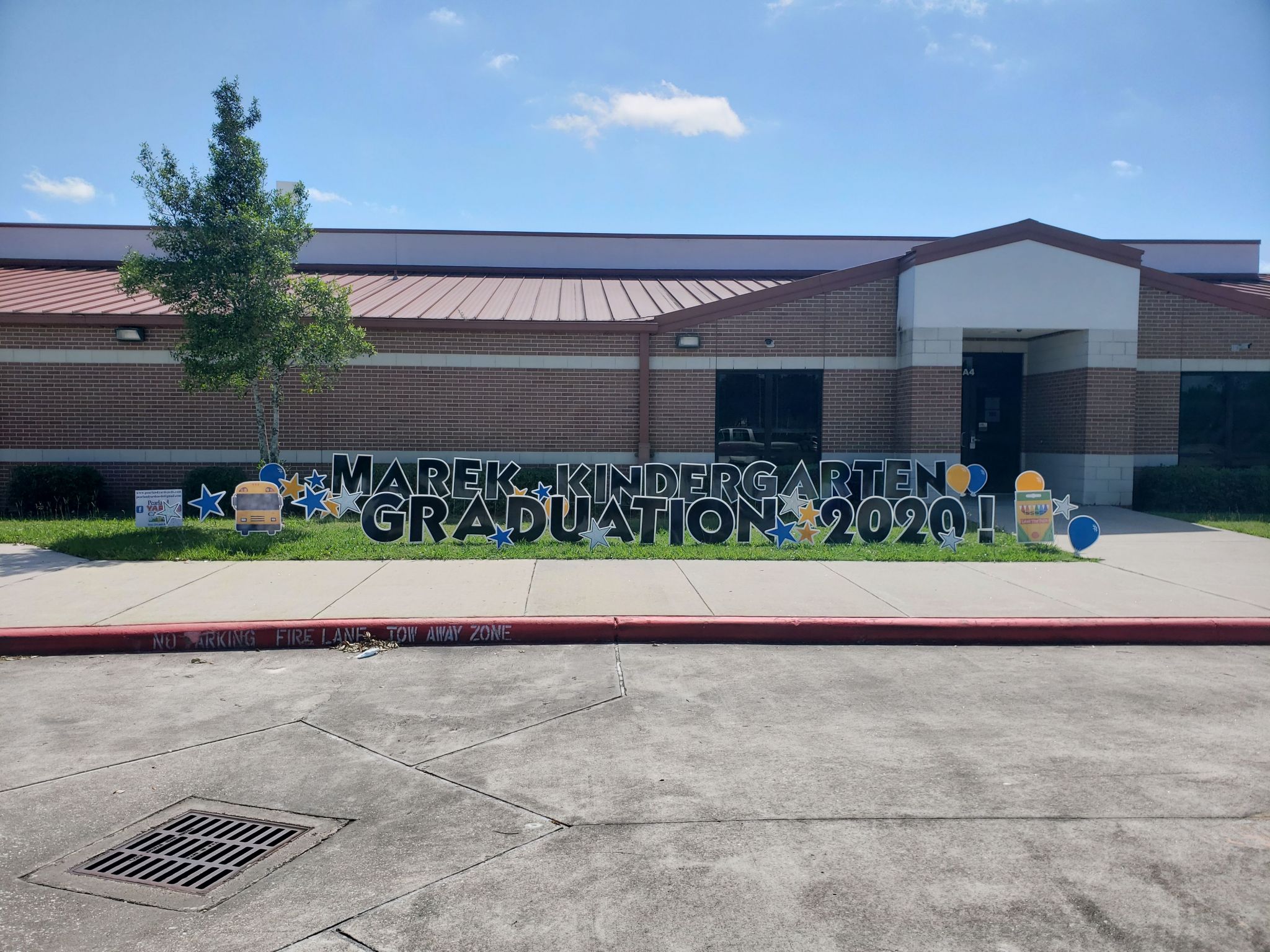 Alvin ISD Elementary holds a special graduation parade for kindergarteners