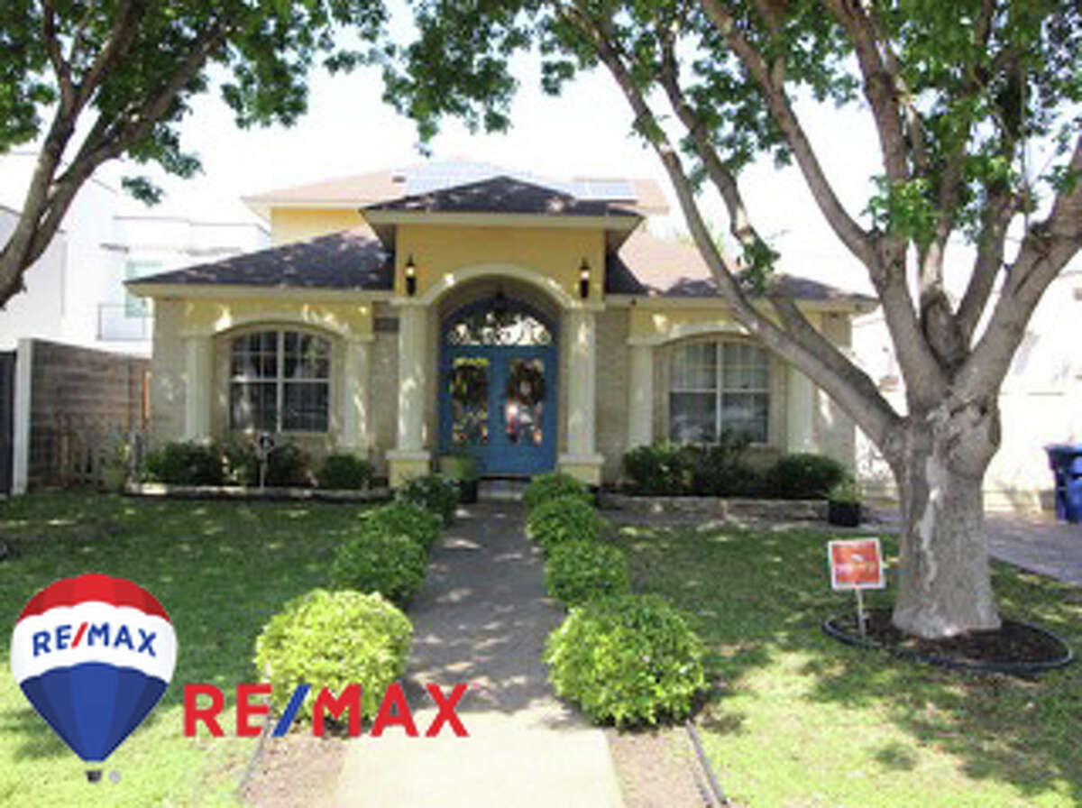 504 Basswood. Click the address for more information.  3 beds/2 full baths/ 2 half baths Beautiful home 1 block from Trautmann Middle. Home has many amenities such as: Solar panels, water softener, palapa, outdoor grill and half bath! Call today for a showing Erica Reyna. Realtor Cell: 956.333.1049Office: 956.568.42576 402 N. Bartlett #11 ericareyna@remax.net