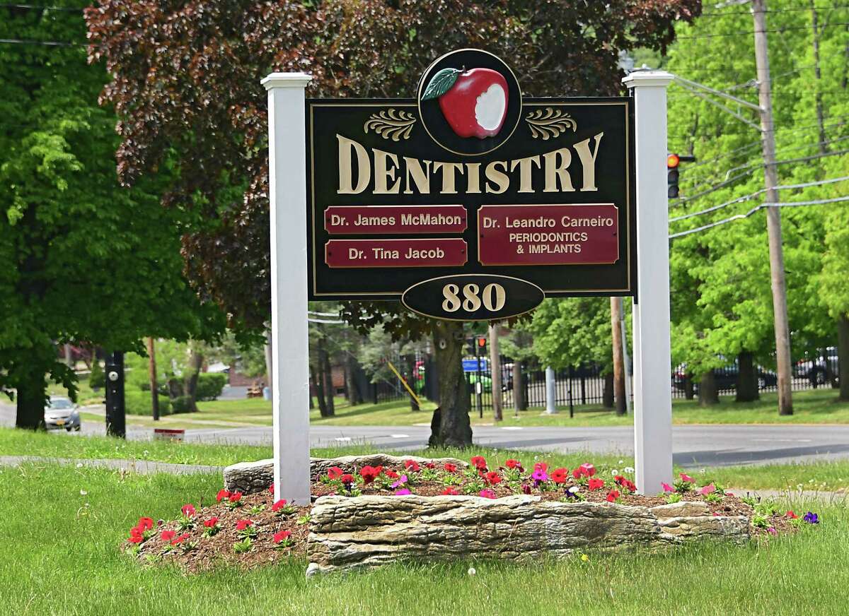 New York dentists' offices to reopen statewide Monday
