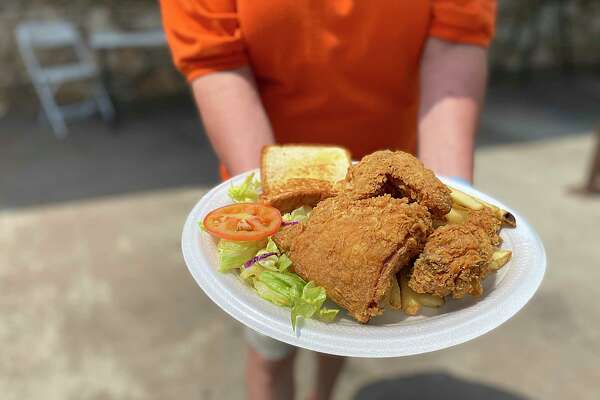 5 San Antonio Restaurants For Great Fried Chicken To Cure Your Coronavirus Blues Expressnews Com