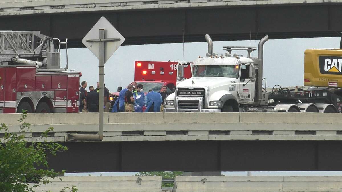 18 Wheeler Crash Blocks Eastex Freeway Ramp To East Loop