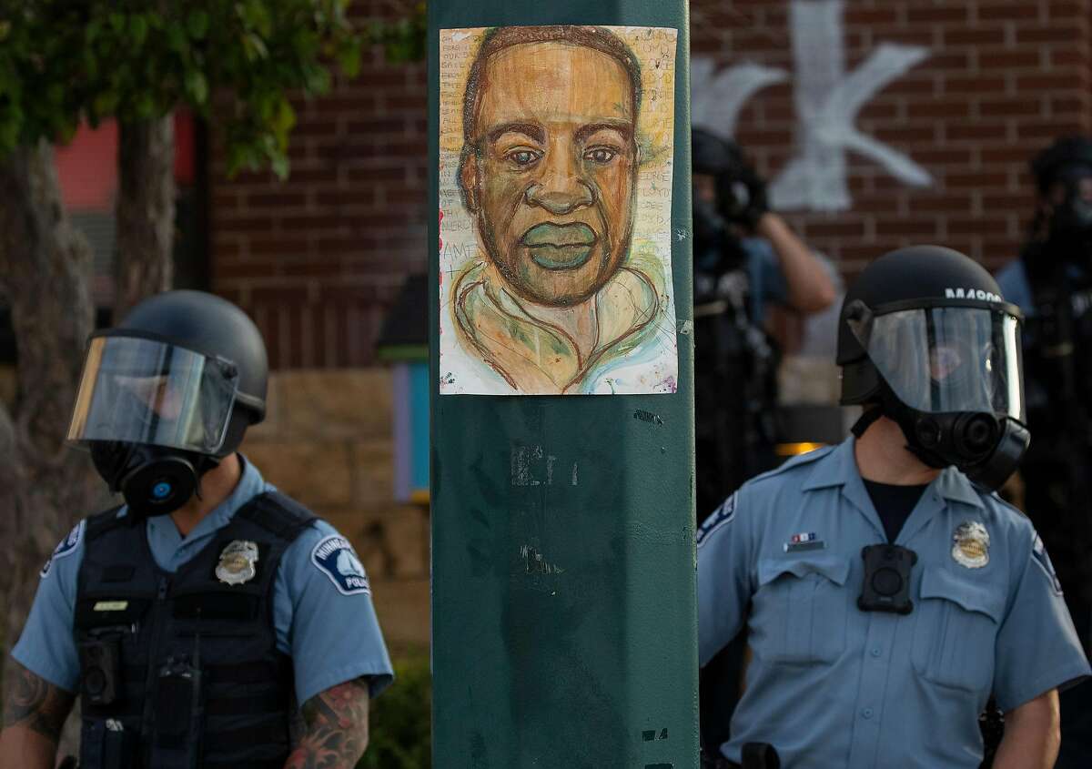 Protests continue on Wednesday, May 27, 2020, at the Minneapolis 3rd Police Precinct following the death of George Floyd in a confrontation with Minneapolis police on Monday evening. (Carlos Gonzalez/Minneapolis Star Tribune/TNS)