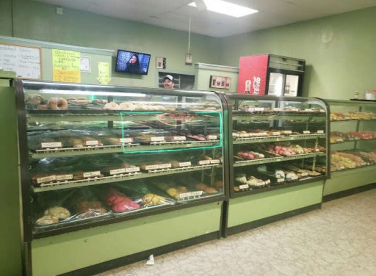 'Lines never stopped' at a West Side bakery after San Antonio rallied