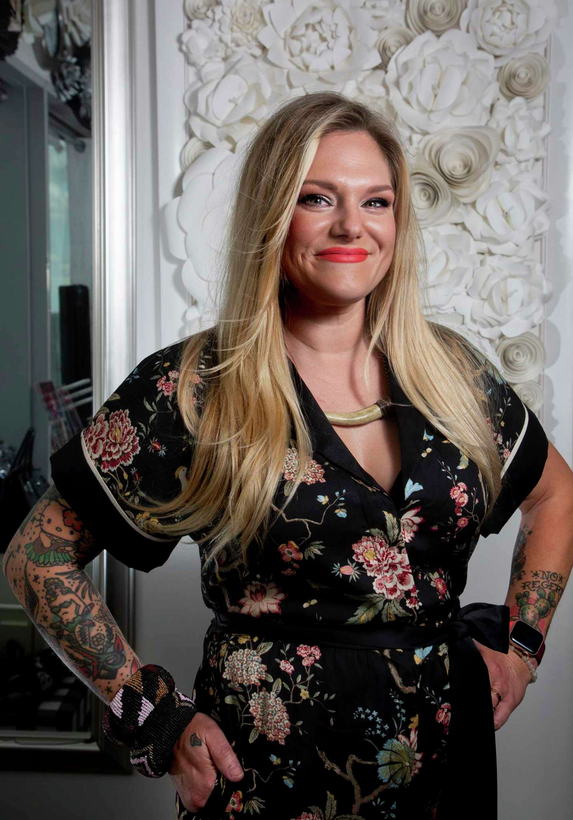 Houston makeup artist is lucky at life and beauty, image size:1920x2748