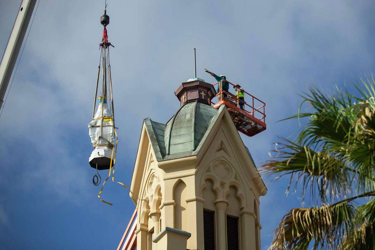 St. Mary statue returns to historic Galveston church