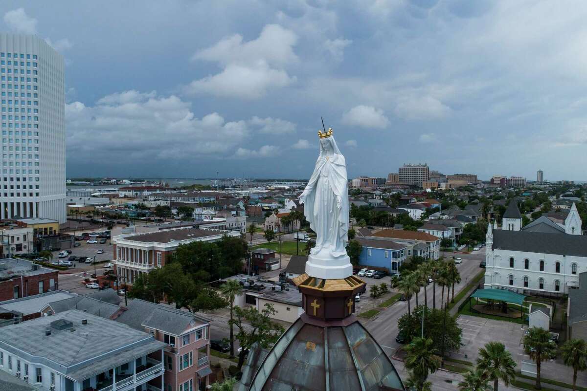 St. Mary statue returns to historic Galveston church