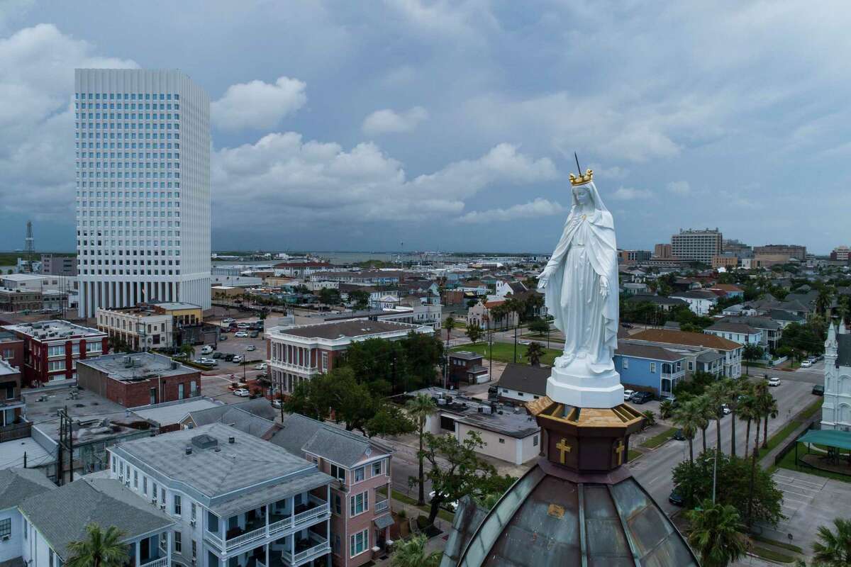 St. Mary statue returns to historic Galveston church