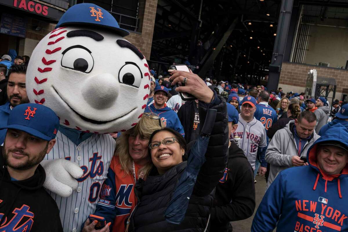 Muzzle Mr. Met? Mascots wonder why they're banned from MLB