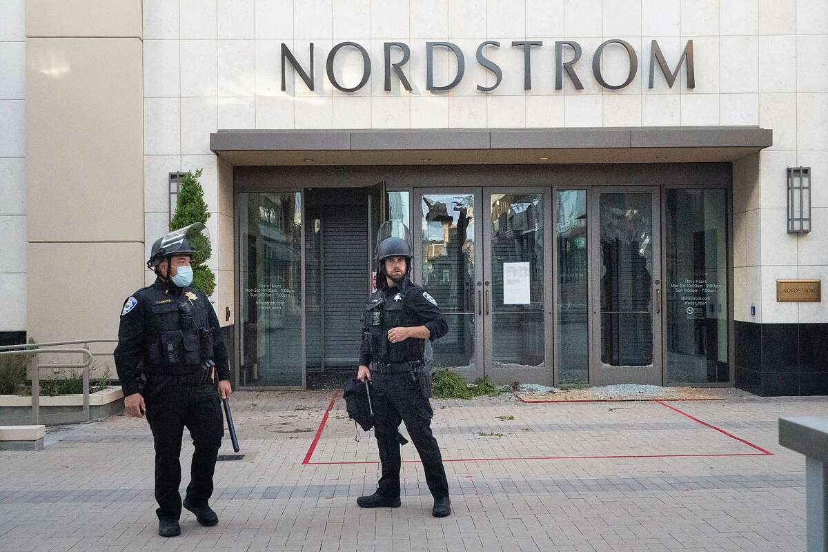 Dozens of looters target Nordstrom store in Walnut Creek, California