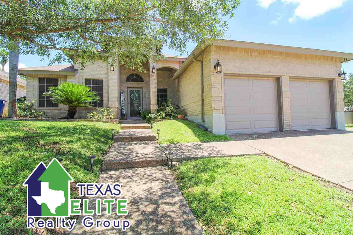 1801 Woodland Dr. Click the address for more information. 3 BD. 2 BA. Year Built: 1994 Subdivision: Highland Park Amenities: Large Master Bedroom, Walk-In Closet, Washer & Dryer Hookups, Sprinkler System Front School District: Uisd Beautiful very well kept North Laredo corner lot home under 200,000!! Walking distance to North Central Park, Public Pool, and UISD campuses. Easy access to main streets, Loop 20 and shopping centers. Freshly painted with upgraded granite counter tops throughout the house. Solar screens and plantation shutters on the inside. Make an appointment today!! Ernie Rendon: (956) 286-6692, ernie@txeliterealty.com