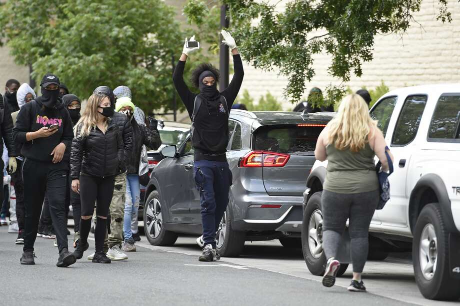 Walnut Creek Declares Curfew After Macy S Target Are Looted Sfgate