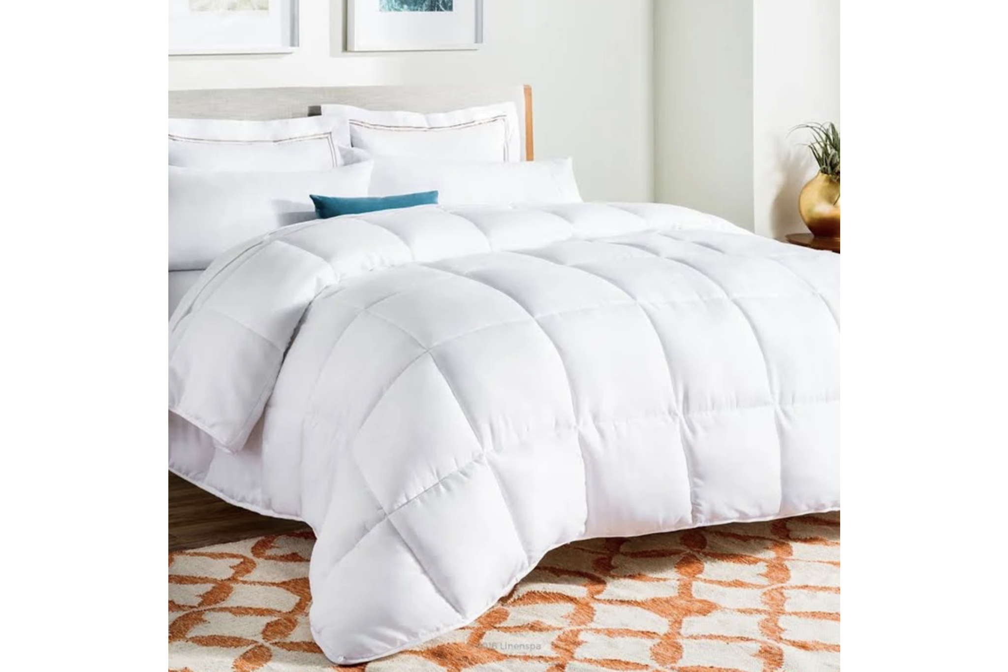 9 Best Cooling Comforters According to Textile Experts