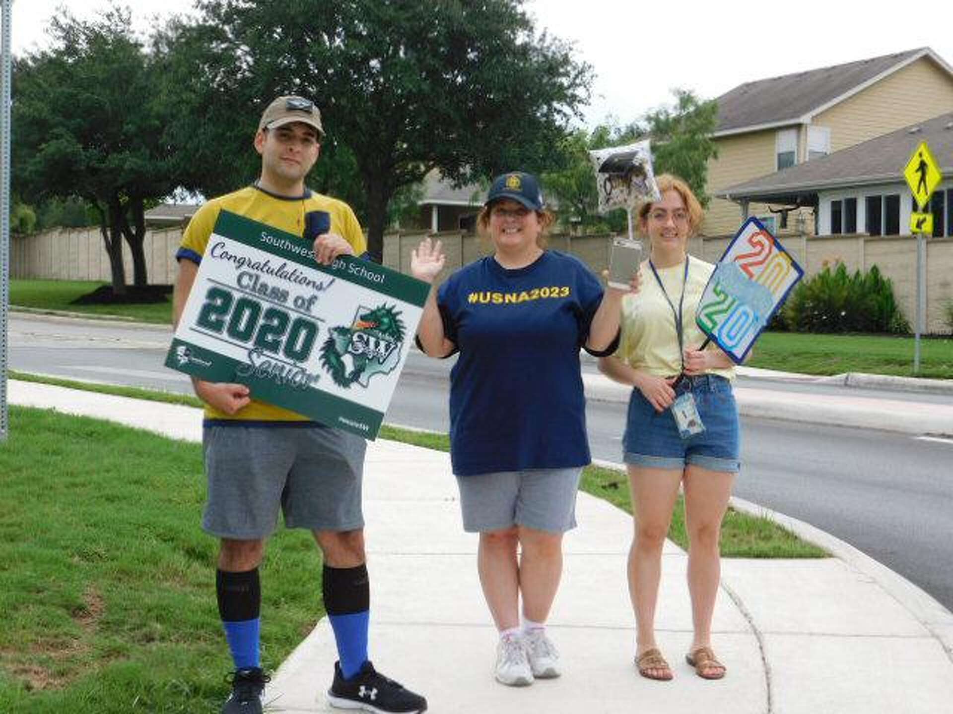 Solana Ridge subdivision honors high school seniors with parade