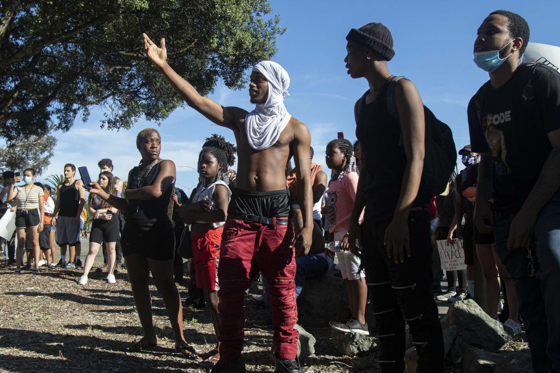Bay Area protest updates: Hundreds in San Francisco, Oakland defy curfew