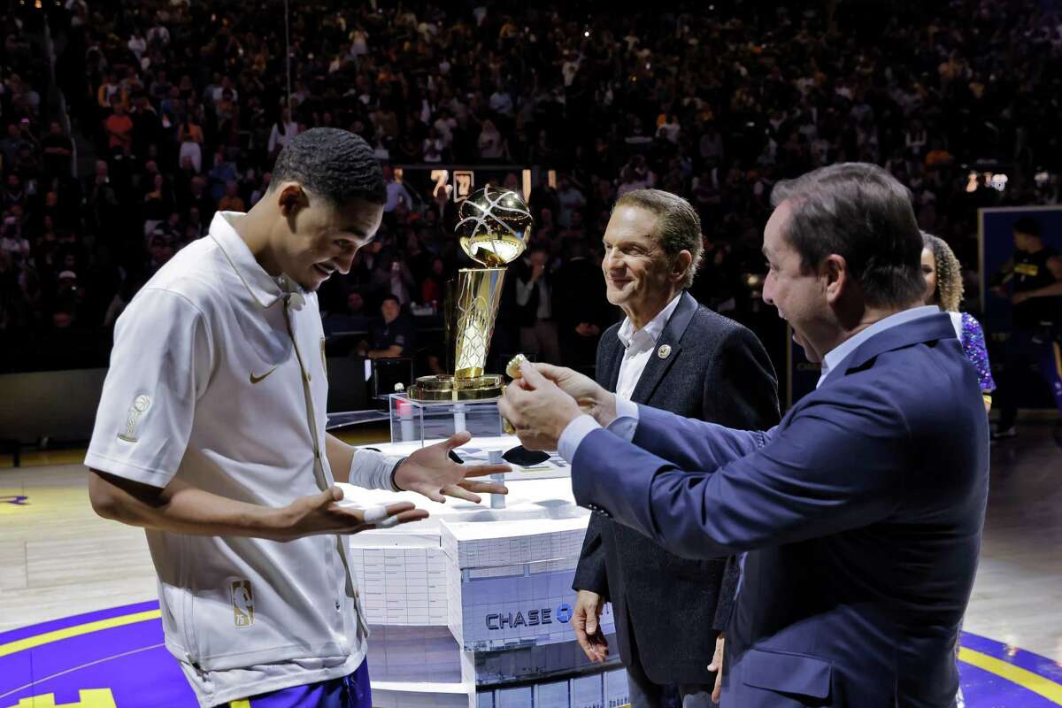 2015 NBA Championship Ring Designed By Jason of Beverly Hills