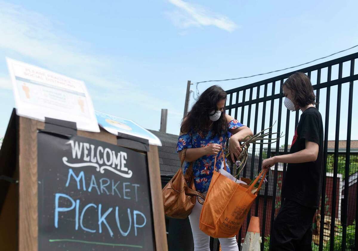 Stamford farmers market adopts new approaches after coronavirus outbreak