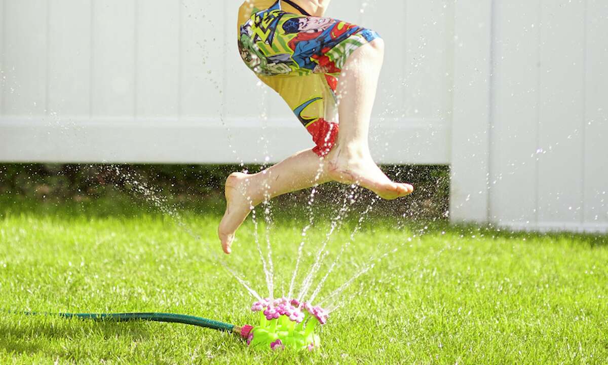 Melissa & Doug Pretty Petals Sprinkler Looking for a sprinkler that your kids can jump over again and again? This Melissa & Doug Pretty Petals Sprinkler will do the trick. 