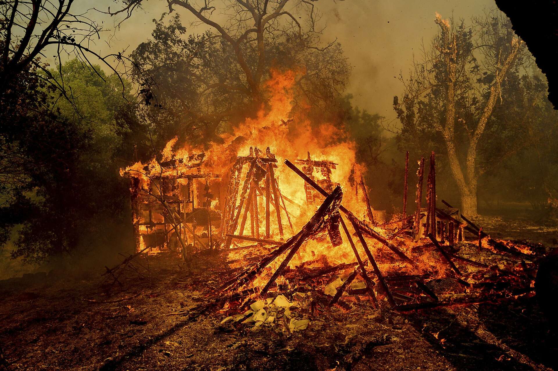 Wildfire near Vacaville at 1,400 acres, 10% contained