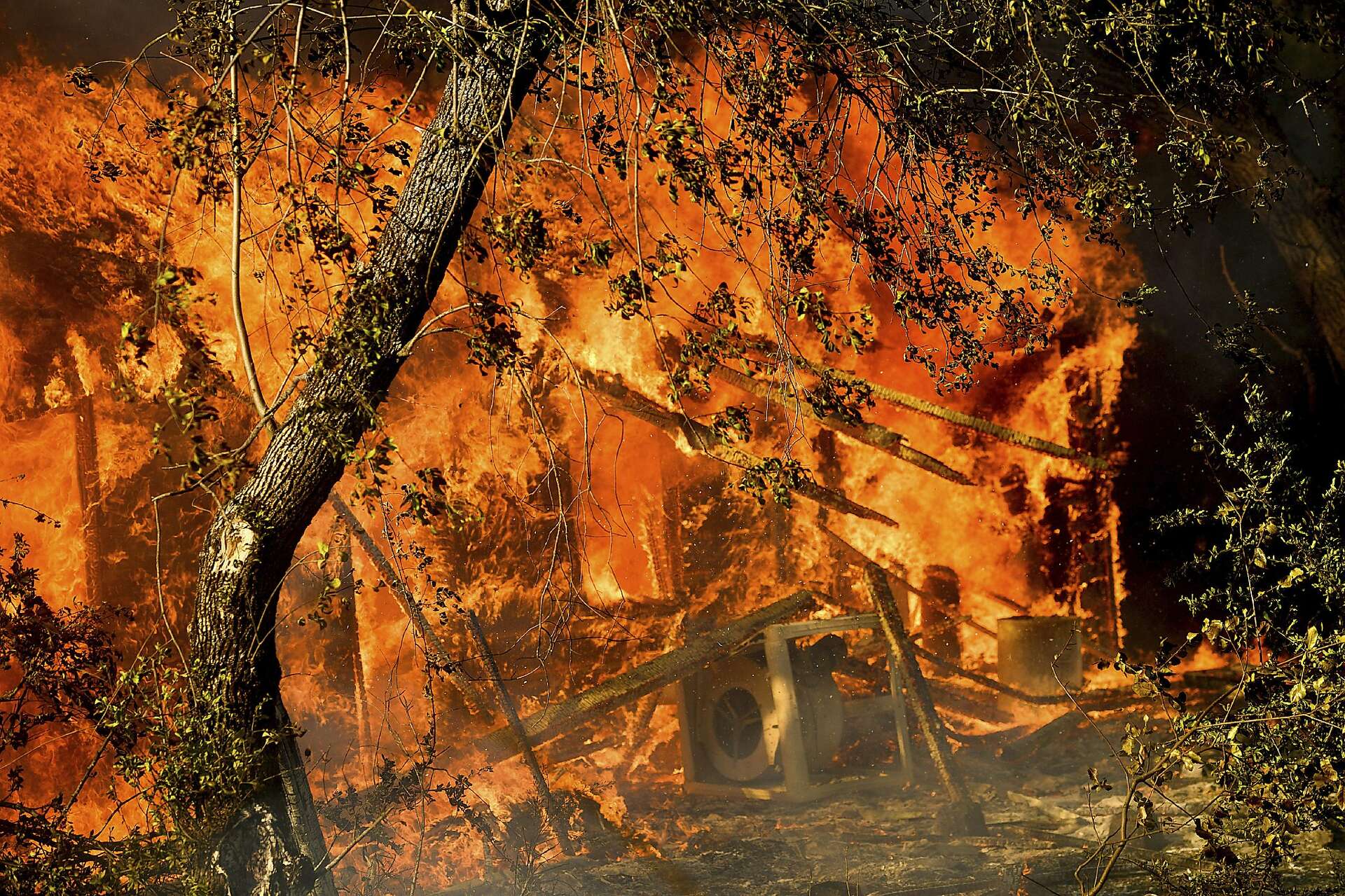 Wildfire near Vacaville at 1,400 acres, 10% contained