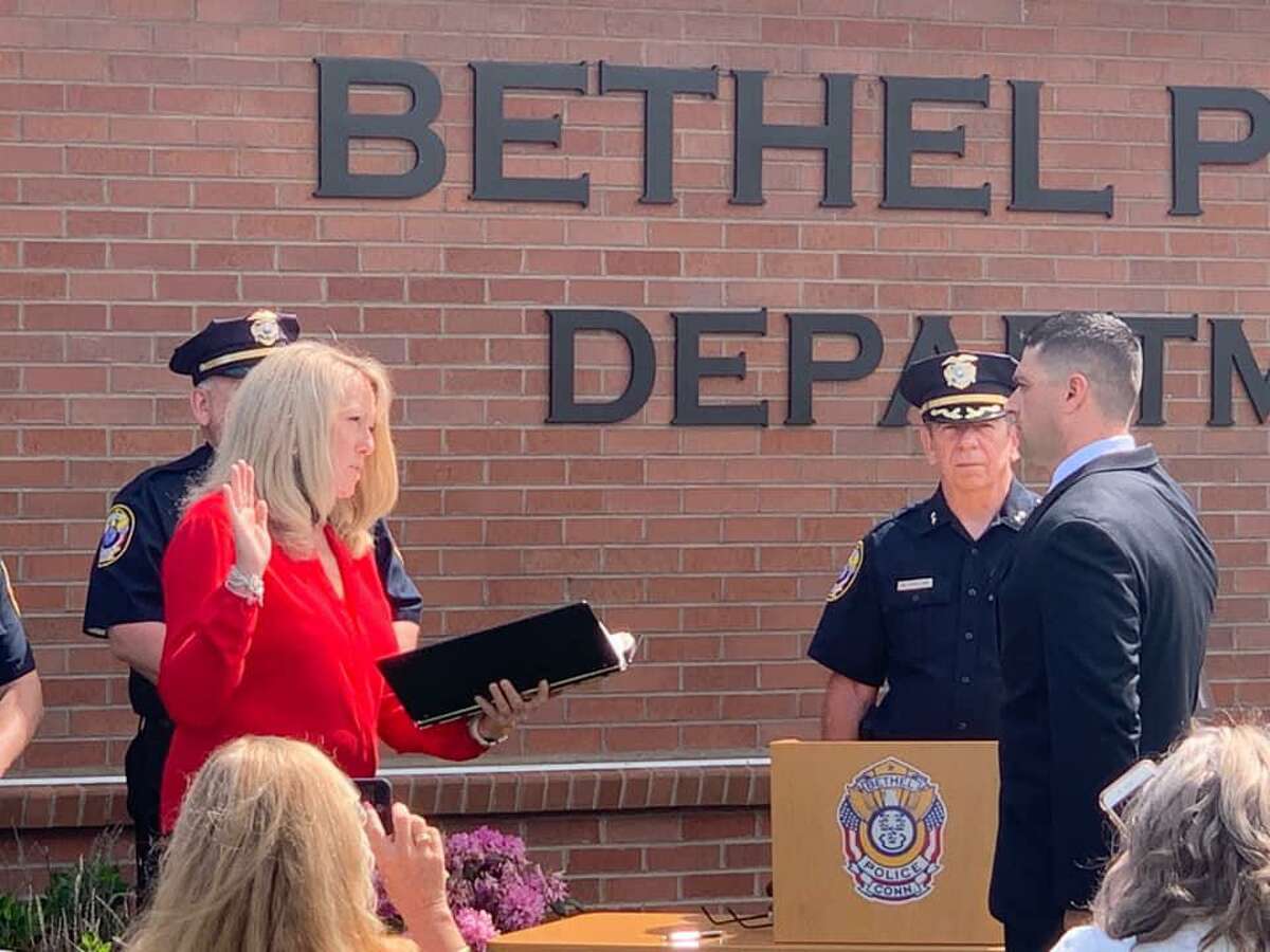 Bethel swears in three new police officers