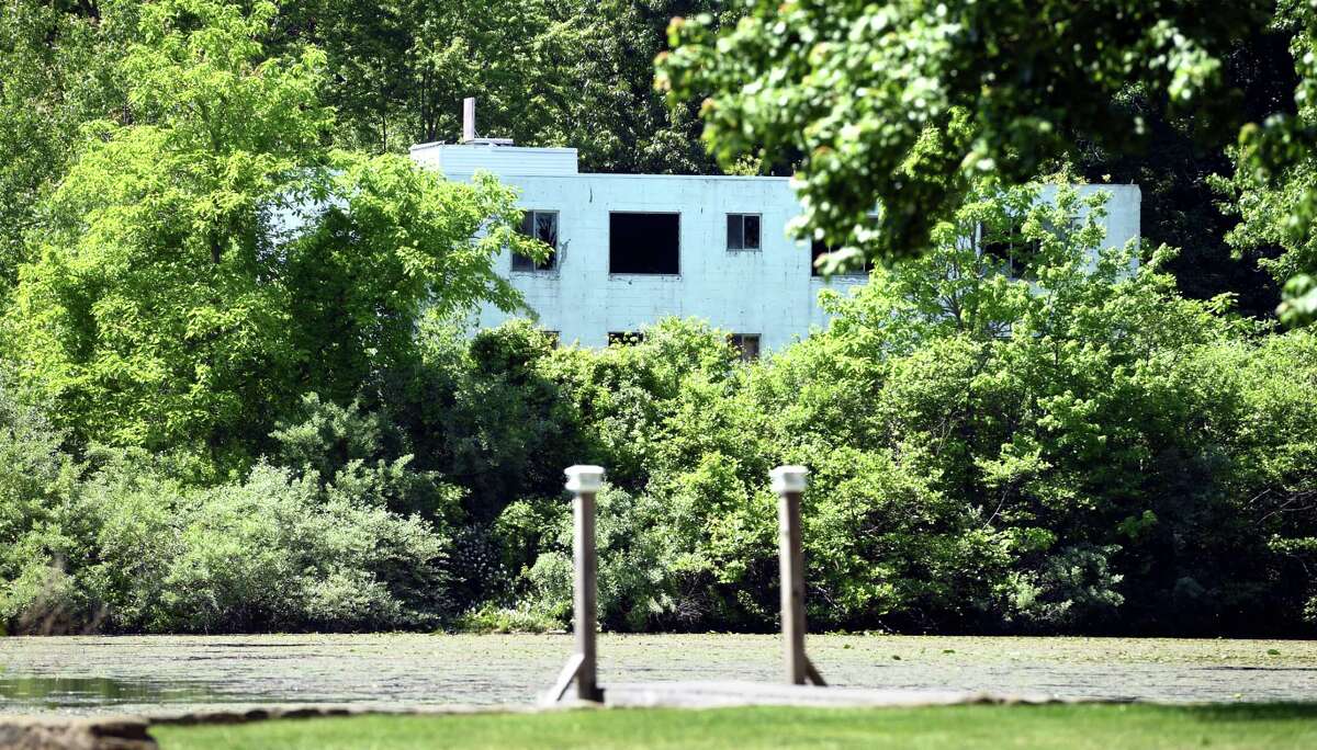 Cheshire PZC approves large apartment complex with affordable units