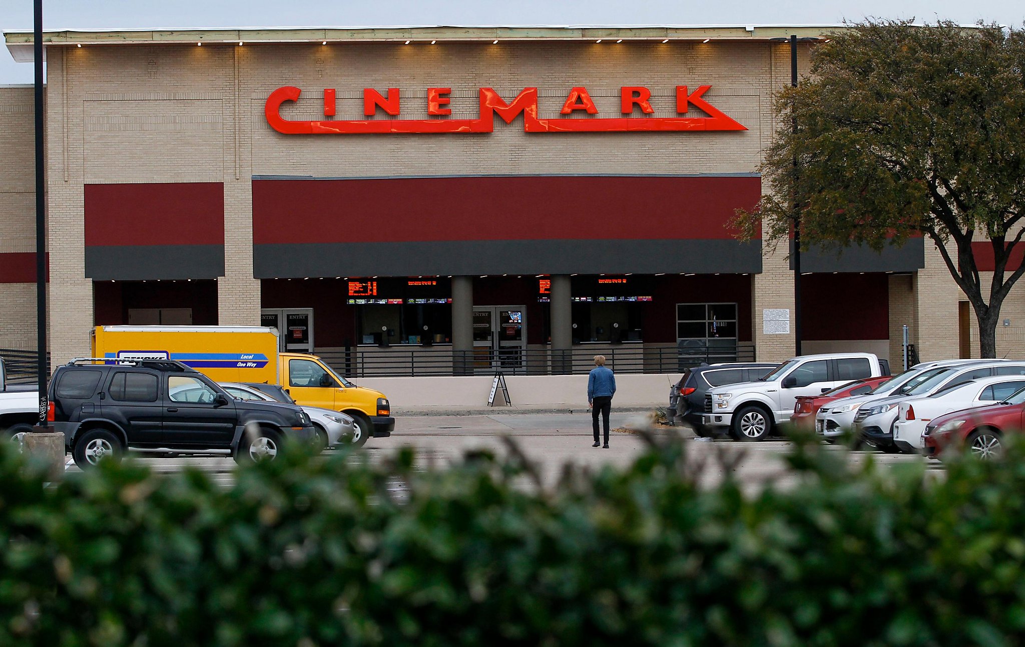 Cinemark has your favorite Christmas movies on screen now