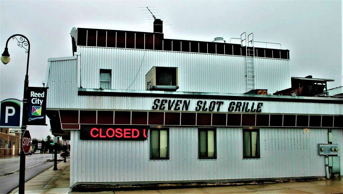 Restaurants and bars begin reopening