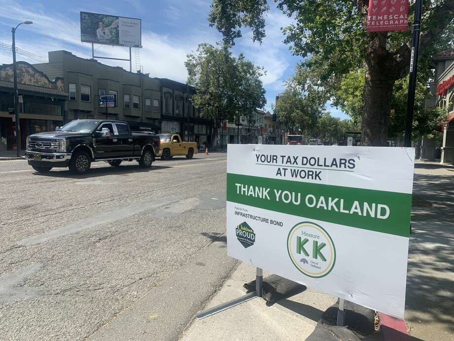 Repaving Telegraph Avenue between 37th and 52nd streets in Oakland on June 10, 2020. Photo: Madeline Wells/SFGATE