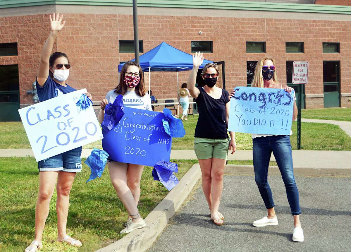 Middletown high hosts driveby greetings ahead of graduation