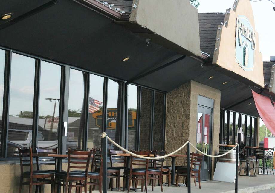 Restaurants hope outdoor seating helps lure back diners ...