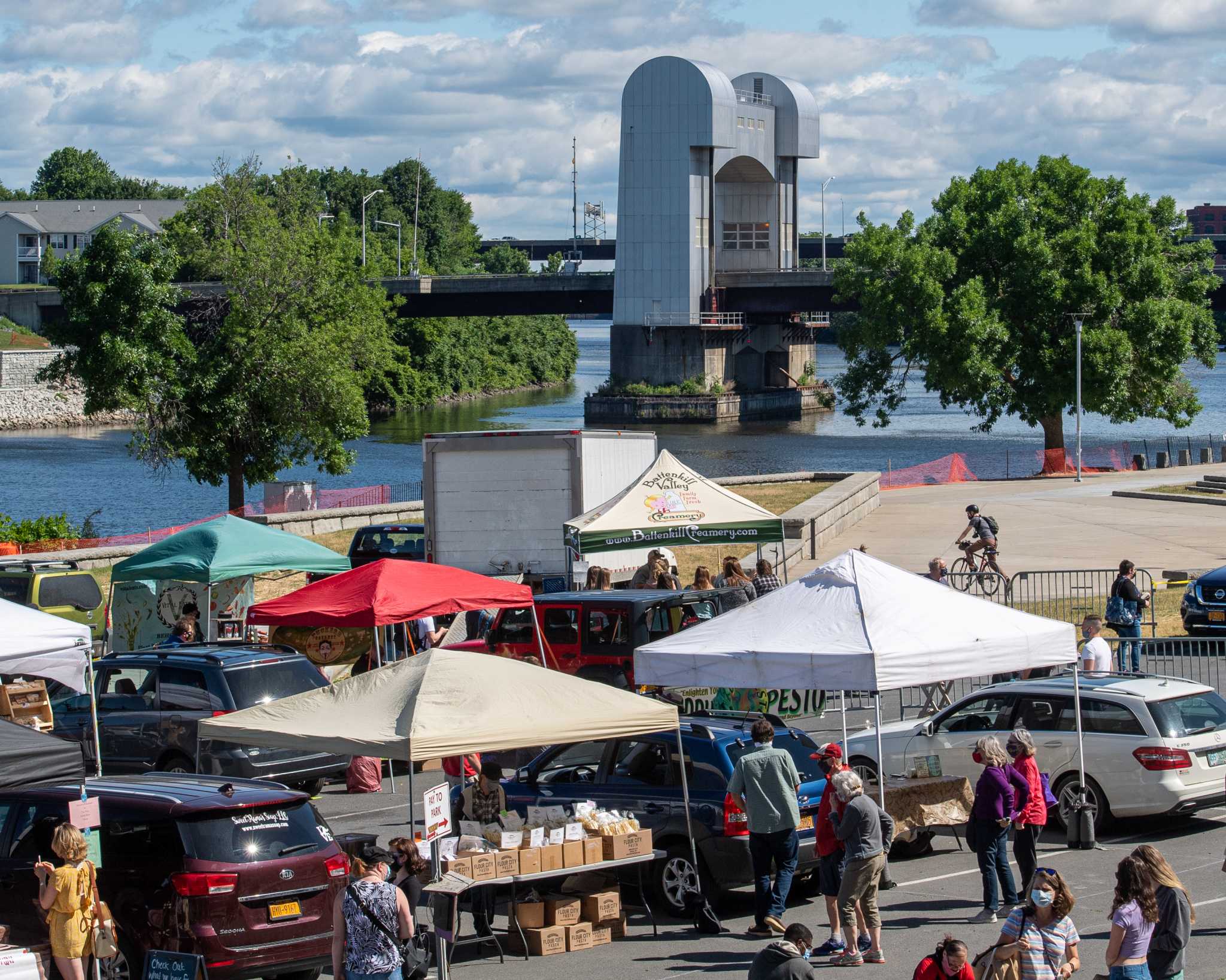 Troy farmers market to remain outdoors