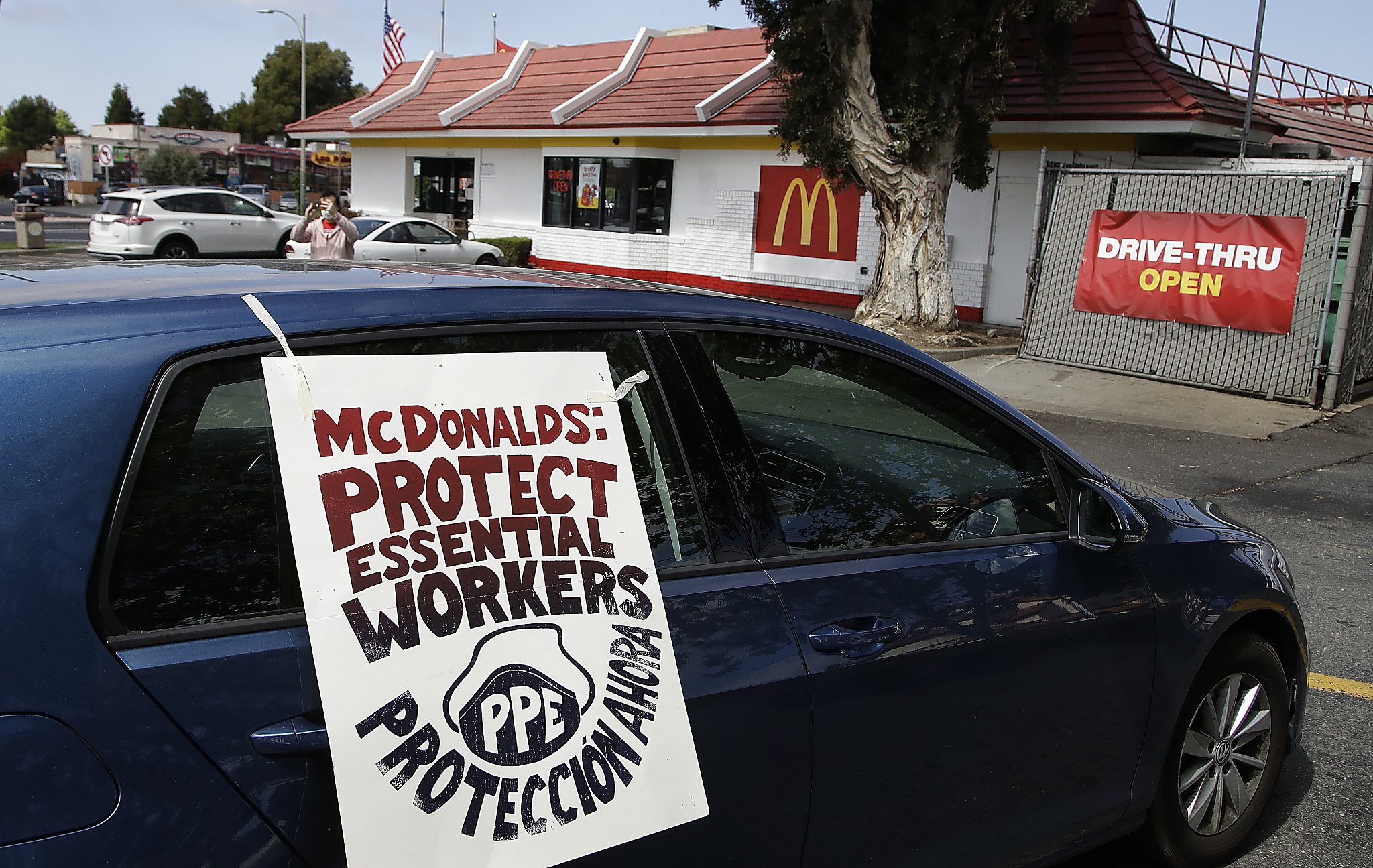 Fast-Food Workers Beg Customers to Mask in Drive-Thru