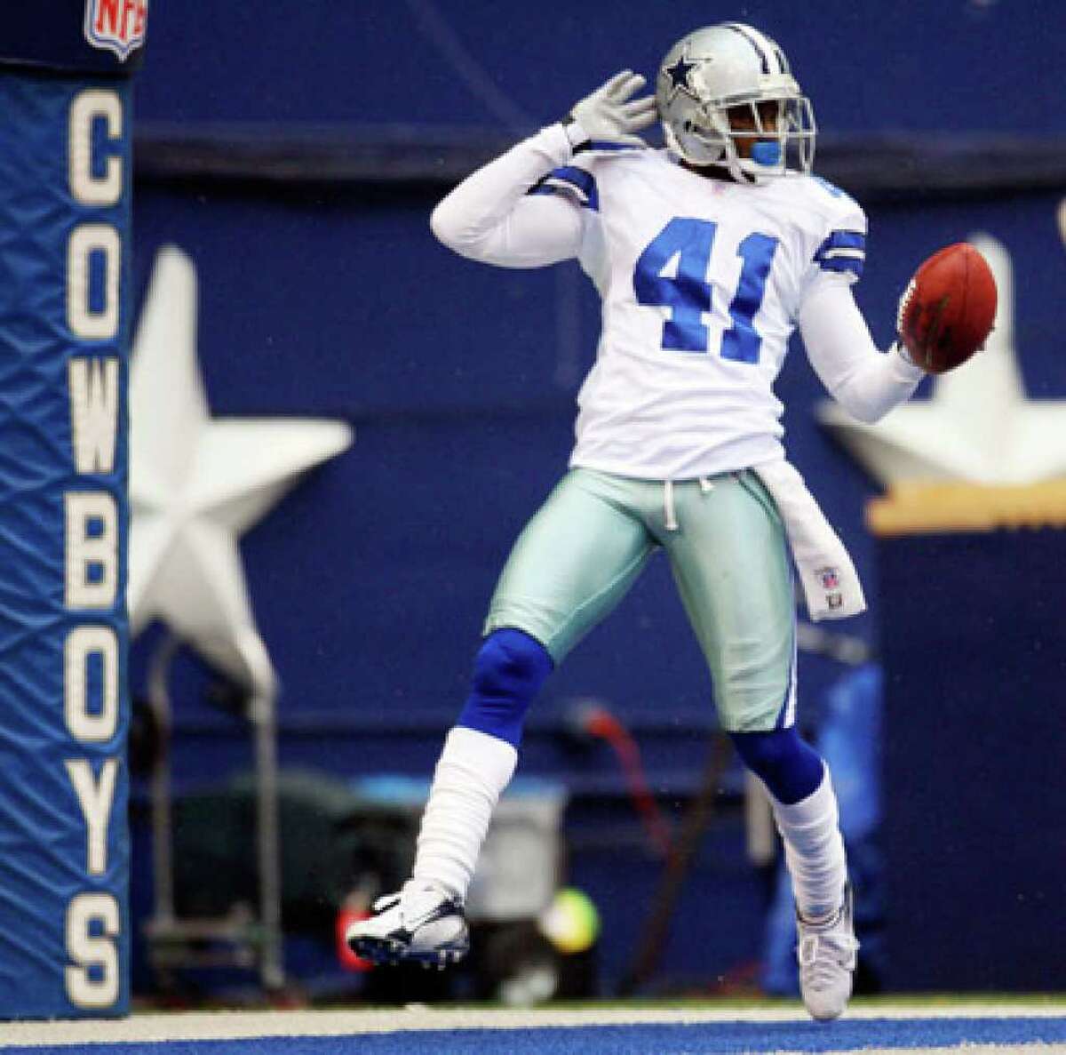 Newman asserting himself as leader of Cowboys secondary