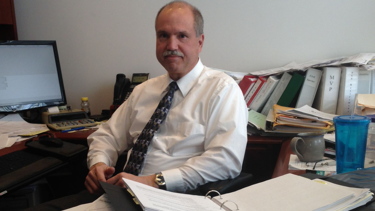 Ex-Niskayuna comptroller laughed off complaints about blackface photo, report finds - Vimarsana News