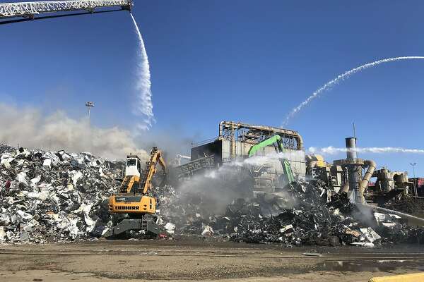 Blaze At Metals Recycling Facility Under Control Oakland Fire Says Sfchronicle Com