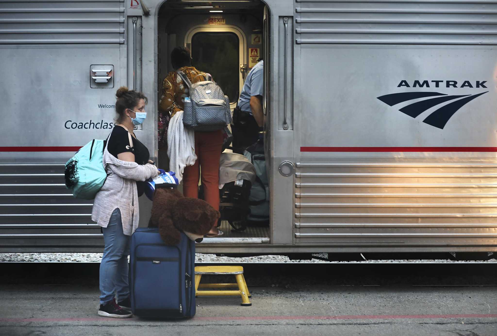 amtrak lost luggage