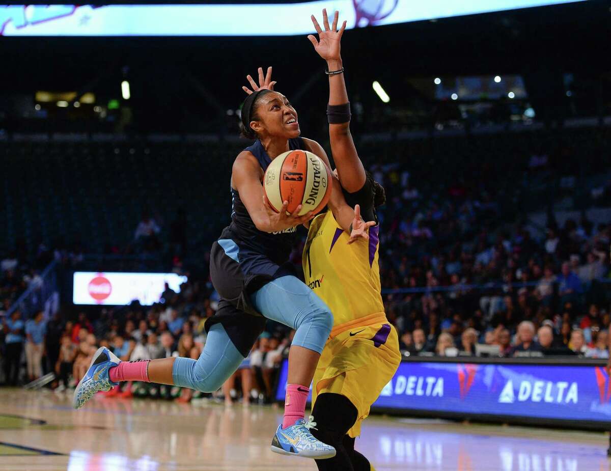 ATLANTA, GA AUGUST 09: Atlanta's Renee Montgomery (21) drives to the basket during the WNBA game between Atlanta and Los Angeles on August 9th, 2018 at Hank McCamish Pavilion in Atlanta, GA. The Atlanta Dream defeated the Los Angeles Sparks by a score of 79 73. (Photo by Rich von Biberstein/Icon Sportswire via Getty Images)