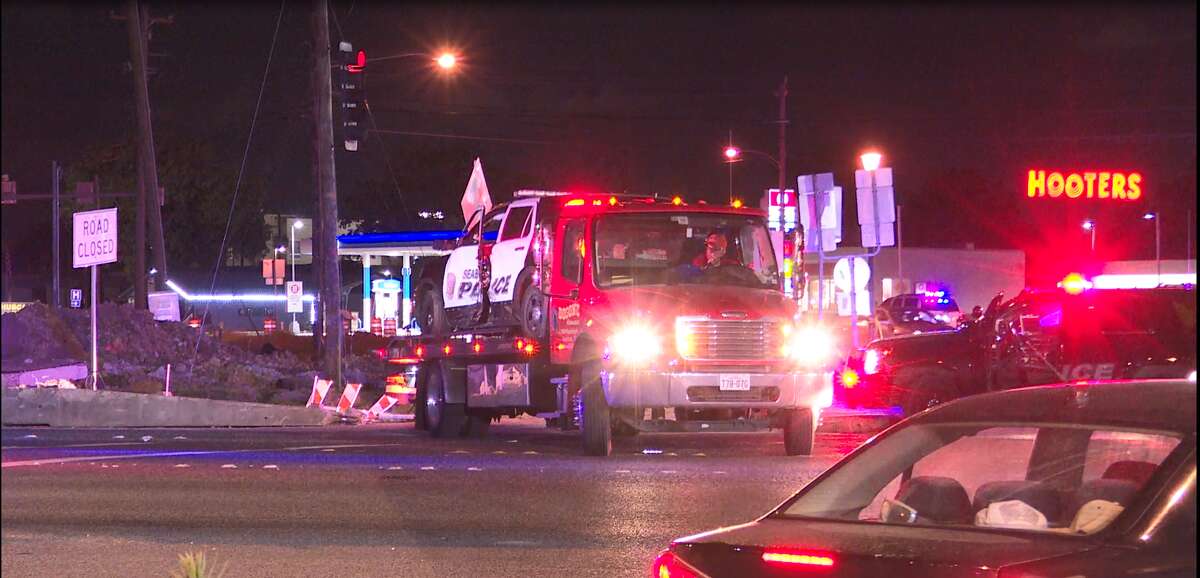 Seabrook police officer extricated after crash involving possible drunk