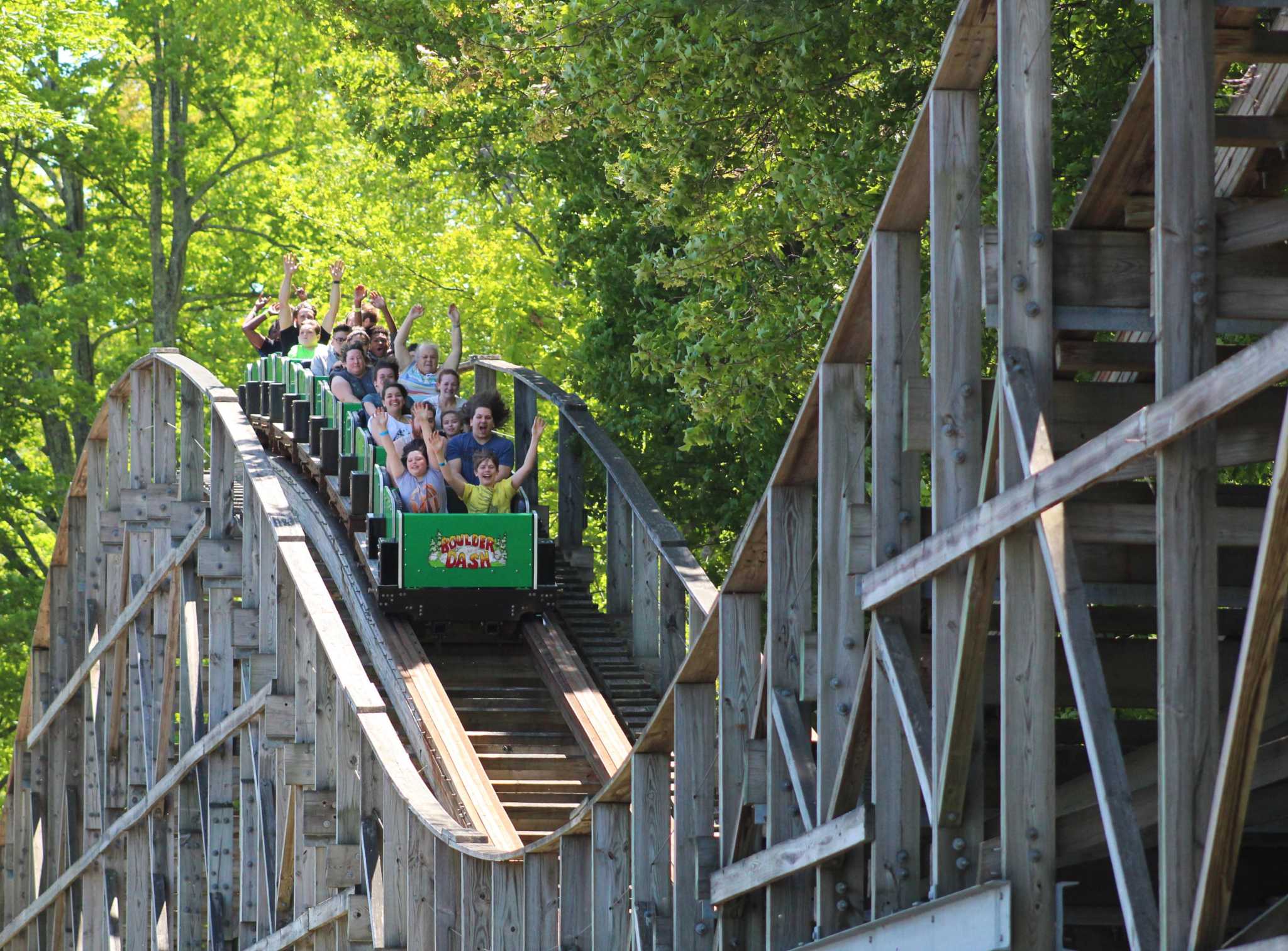 lake compounce bumper cars