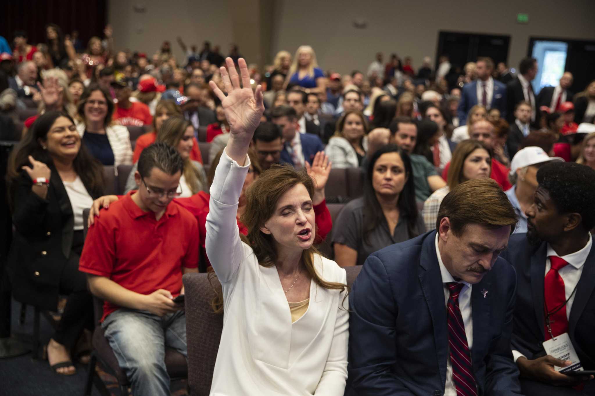 Trump Lost Crucial White Evangelical Voters During George Floyd ...