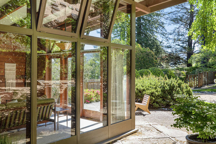 The 1956 property has two homes: a main home with three bedrooms and two bathrooms and a guest house with one bedroom and one bathroom.