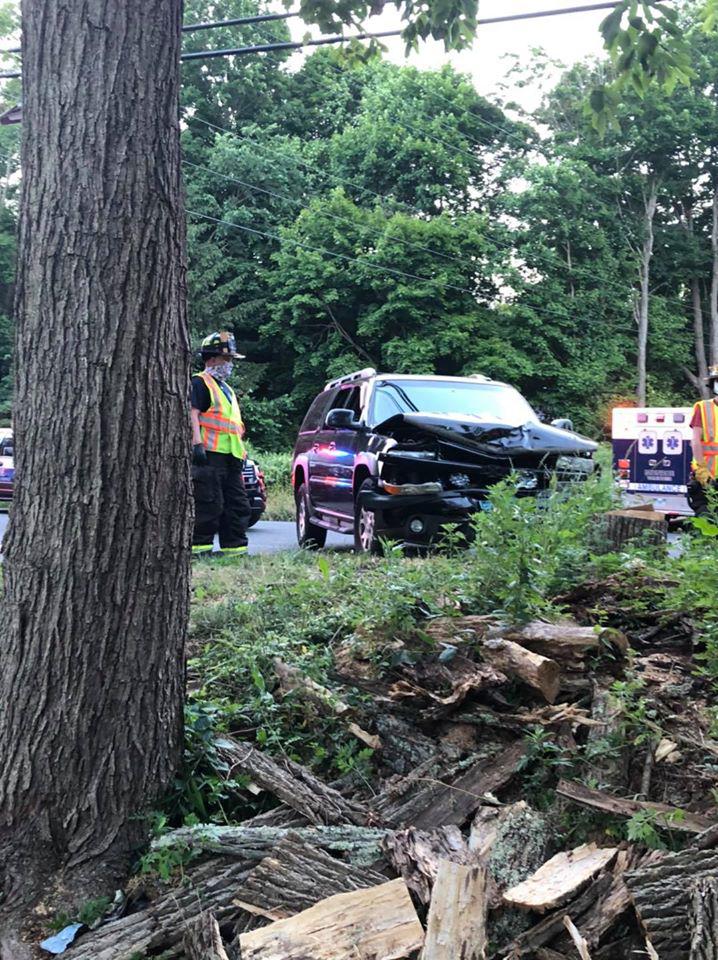 Injuries in Monroe crash with vehicle off the road