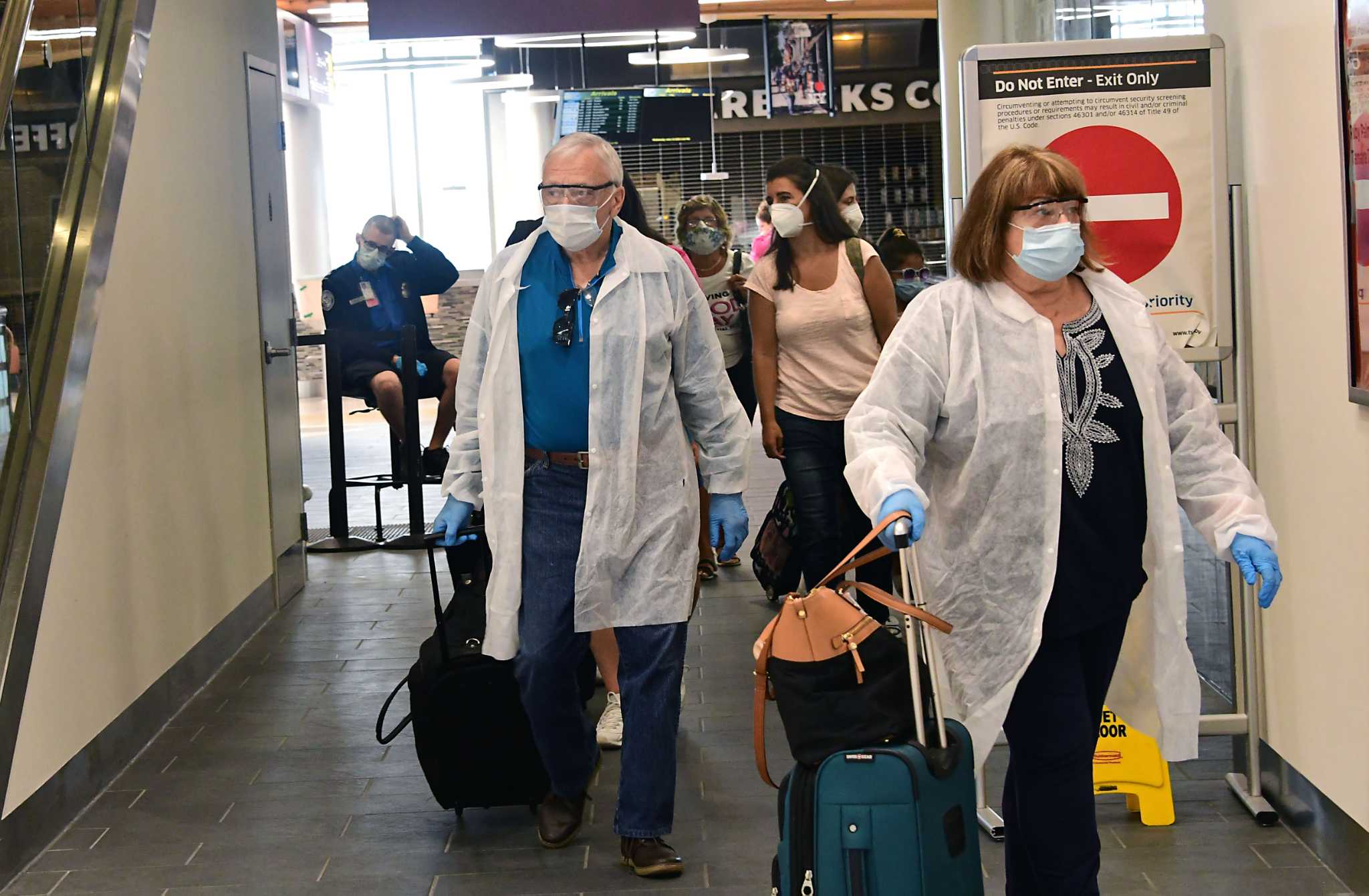 Gov. Andrew Cuomo adds eight states to New York quarantine list